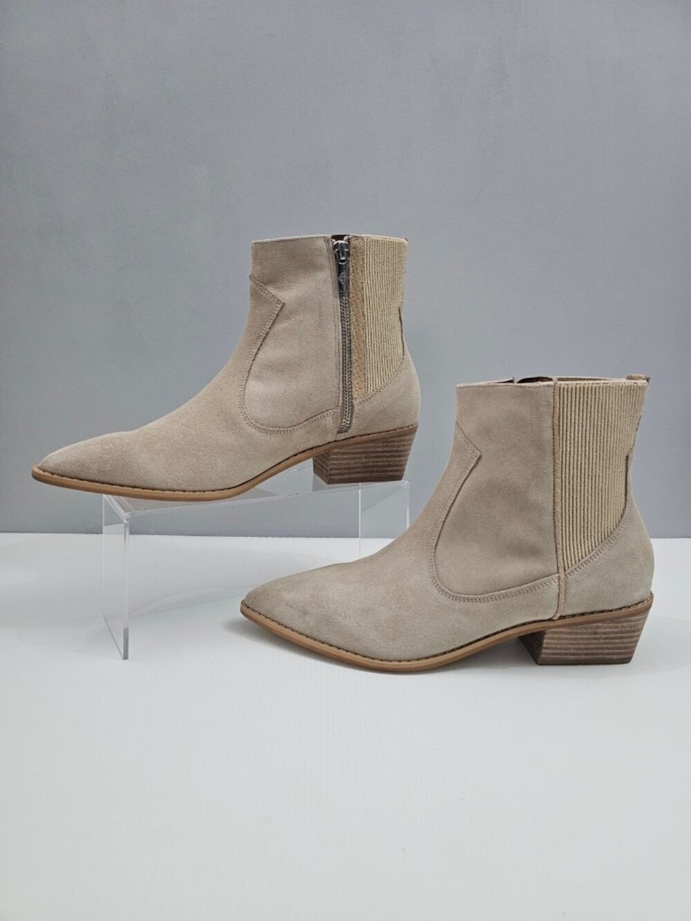 Donald Pliner Gazzi Western Ankle Boot Womens 9 Sand Suede Cowboy Block Heel NEW - Picture 2 of 13